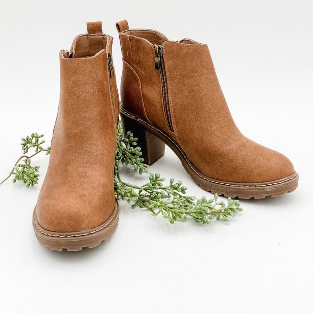 Women's Camel Brown Rocky Top Heeled Boot Corkys Footwear Size 9 NWT - Picture 2 of 5